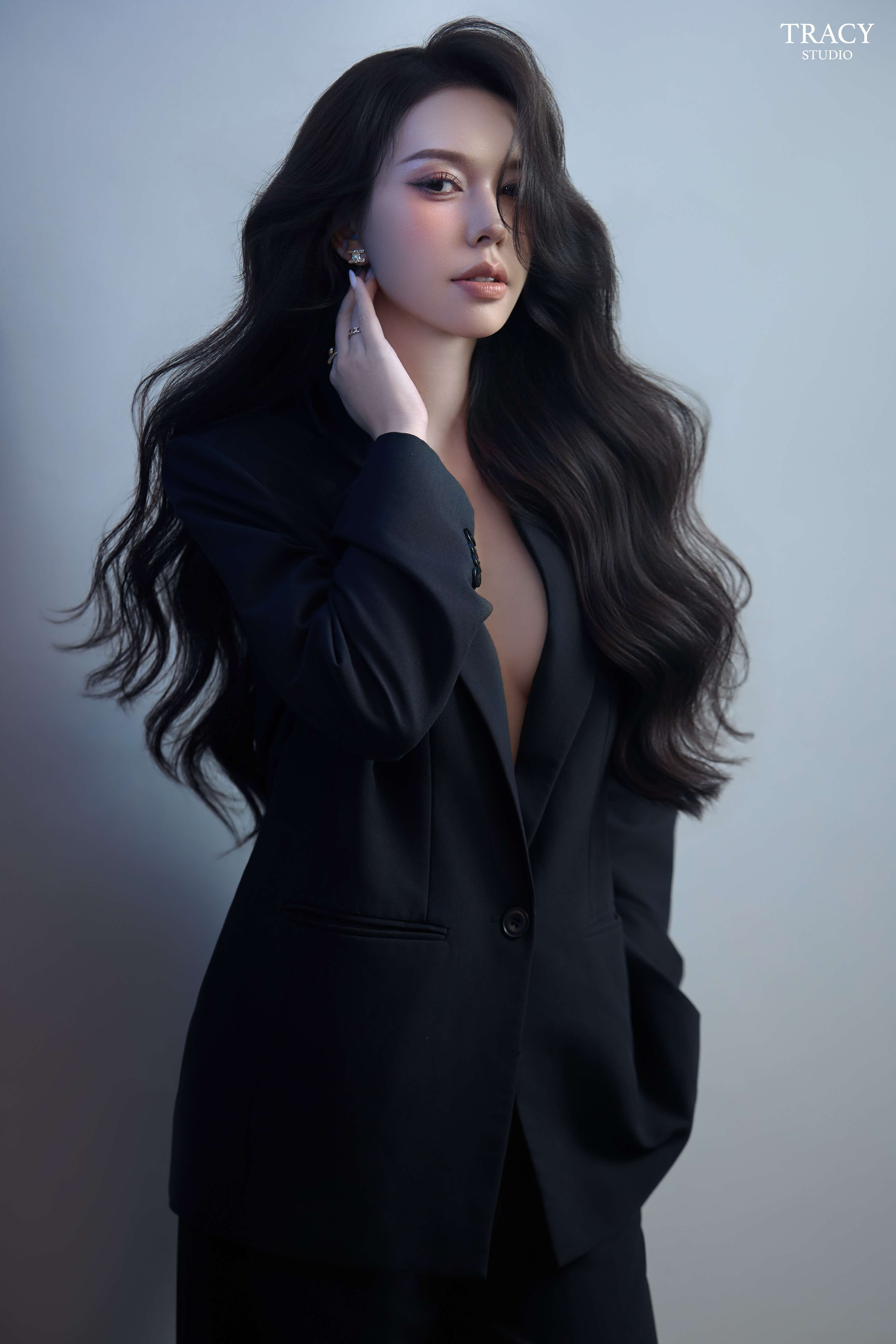tracy studio chụp diễn viên Nhật Hà